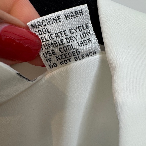 Vintage Ilyssa Maxx Button Up / Button Down White and Gold Blouse - Picture 5 of 7